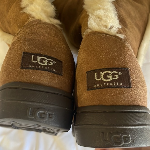 UGG Boots - Picture 2 of 8